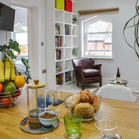 Ouse Retreat -free Parking