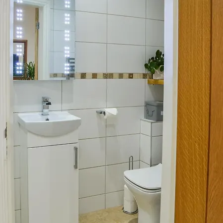 Ouse Retreat -free Parking